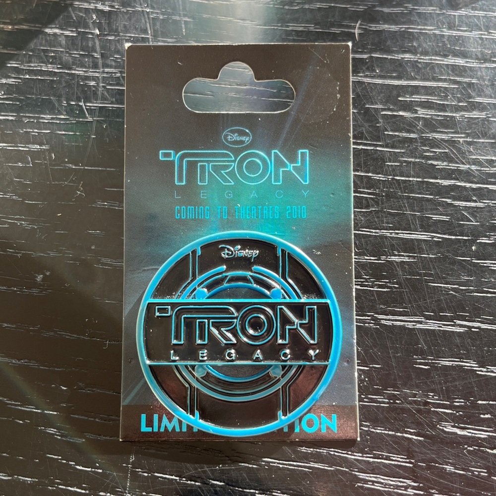 Disney 2010 Tron Legacy Identity Disk Logo Pin (T-9)